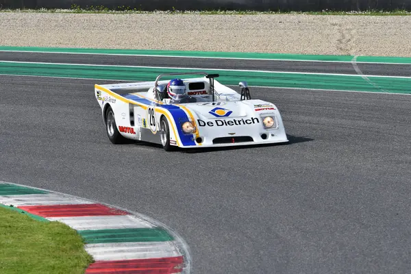 Scarperia, İtalya - 5 Nisan 2024: Mugello Pisti 'nde Mugello Classic 2024 sırasında B36..