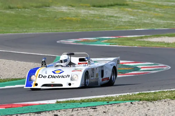 Scarperia, İtalya - 5 Nisan 2024: Mugello Pisti 'nde Mugello Classic 2024 sırasında B36..