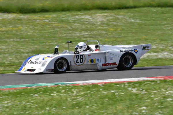 Scarperia, İtalya - 5 Nisan 2024: Mugello Pisti 'nde Mugello Classic 2024 sırasında B36..