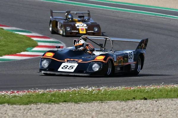 Scarperia, İtalya - 5 Nisan 2024: Lola T292 yıl 1973 Mugello Classic 2024 'te Mugello Pisti' nde.