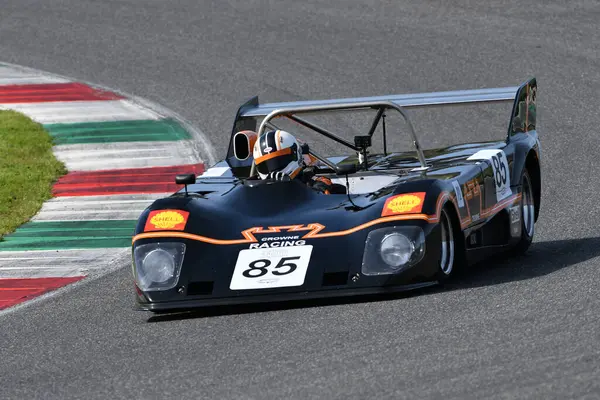 Scarperia, İtalya - 5 Nisan 2024: Lola T292 yıl 1973 Mugello Classic 2024 'te Mugello Pisti' nde.