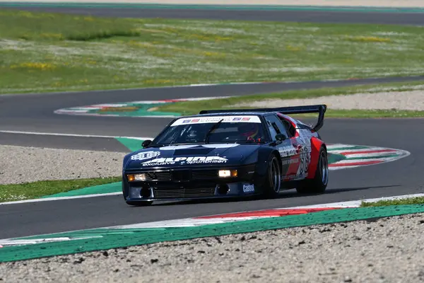 Scarperia, İtalya - 5 Nisan 2024: BMW M1 Procar 1979 Mugello Classic 2024 sırasında Mugello Pisti 'nde faaliyet gösterdi.
