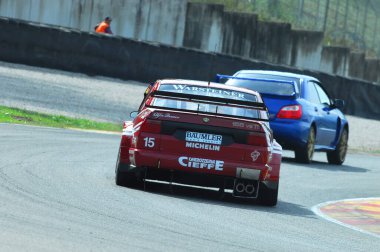 Scarperia, İtalya - 22 Ekim 2006: Alfa Romeo 155 V6 Ti DTM İtalya 'daki Mugello Pisti' nde yapılan özel tatbikat sırasında kullanıldığı bilinmiyor.