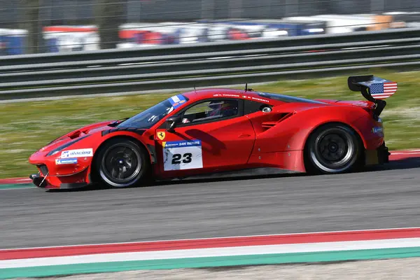 Scarperia, İtalya - 20 Mart 2025: Ferrari 488 GT3 Pellin Yarış Ekibi EVO 'su Haugen-Ruberti tarafından Mugello Pisti' nde 12: 00 Michelin sırasında kullanıldı.