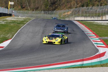 Scarperia, İtalya, 20 Mart 2025: Lamborghini Huracn GT3 ARC Bratislava Ekibi EVO Konopka-Liang-Mikulasko tarafından Mugello Pisti 'nde 12: 00 Michelin sırasında harekete geçti.