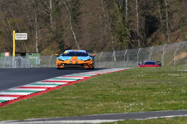 Scarperia, İtalya - 20 Mart 2025: Pellin Yarış Takımı 'ndan Ferrari 296 GT3 Marcelli-Jelmini-Clark tarafından Mugello Pisti' nde 12: 00 Michelin sırasında kullanıldı