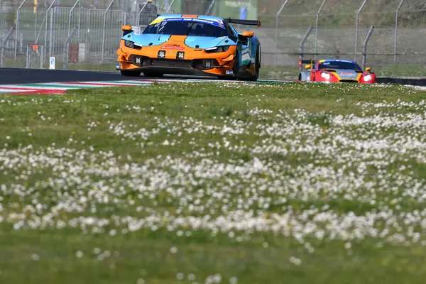 Scarperia, İtalya - 20 Mart 2025: Pellin Yarış Takımı 'ndan Ferrari 296 GT3 Marcelli-Jelmini-Clark tarafından Mugello Pisti' nde 12: 00 Michelin sırasında kullanıldı