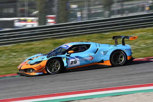 Scarperia, İtalya - 20 Mart 2025: Pellin Yarış Takımı 'ndan Ferrari 296 GT3 Marcelli-Jelmini-Clark tarafından Mugello Pisti' nde 12: 00 Michelin sırasında kullanıldı