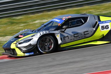 Scarperia, İtalya, 20 Mart 2025: Scuderia Praha takımından Ferrari 296 GT3, Vboh-Krl tarafından Mugello Pisti 'nde 12: 00 Michelin sırasında hareket halinde..
