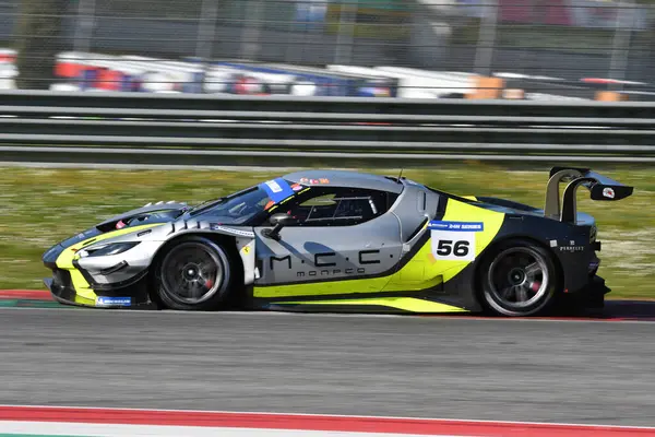 Scarperia, İtalya, 20 Mart 2025: Scuderia Praha takımından Ferrari 296 GT3, Vboh-Krl tarafından Mugello Pisti 'nde 12: 00 Michelin sırasında hareket halinde..