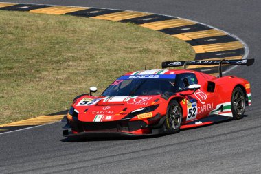 Scarperia, İtalya - 11 Temmuz 2025: Ferrari 296 CORSE takımından Ghandour Ziad, İtalya Şampiyonası 'nda GT Endurance etkinliği sırasında Mugello Pisti' nde görev yaptı..