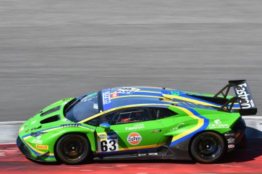 Scarperia, İtalya - 11 Temmuz 2025: Frassineti 'nin VSR sürücüsü Lamborghini Huracan GT3 EVO 2 - İtalyan Şampiyonası sırasında Mugello Pisti' nde düzenlenen GT Endurance etkinliği sırasında Liberati.