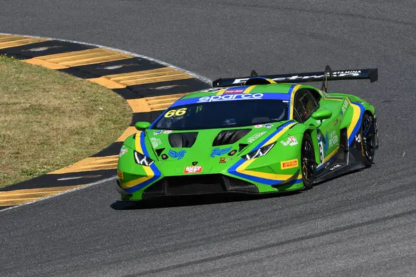 Scarperia, İtalya - 11 Temmuz 2025: Michelotto-Zanon takımının VSR sürücüsü Lamborghini Huracan GT3 EVO 2, Mugello Pisti 'nde düzenlenen İtalyan Şampiyonası GT Endurance etkinliği sırasında görev başında..
