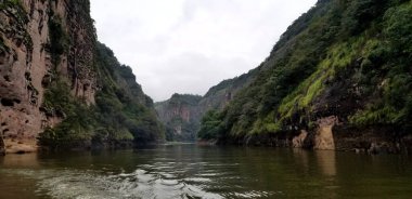 Sabahları gölün güzel manzarası