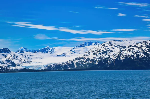 Glacier Harvard Avec Eau Bleue Nuages — Photo