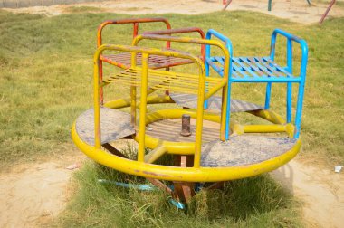 Çocuk parkı için oyun parkı. Çocuk parkı. Parktaki çocuk parkı..