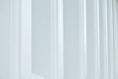 Yüzeydeki beyaz duvar deseni, beyaz duvar kağıdı ve ev tasarımı için izole edilmiş güzel bir arkaplan..