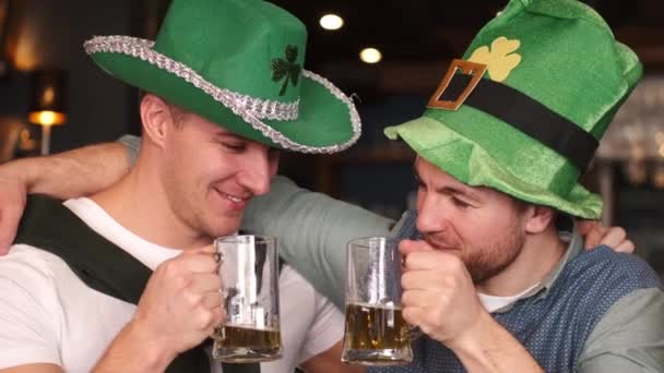 Friends Celebrating Saint Patricks Day Pub Smiling Happy Man Looks — Stockvideo