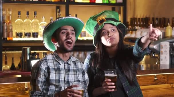 Company Young People Celebrate Patricks Day Have Fun Bar Dressed — Video Stock