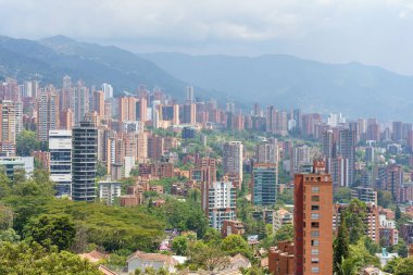 Medellin Kolombiya. 27 Ağustos 2023. Medelln 'deki El Poblado Mahallesi, Antioquia, Kolombiya