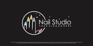 Çivi stüdyosu logo tasarımı benzersiz konsept Premium Vector ile güzellik salonu için çizim