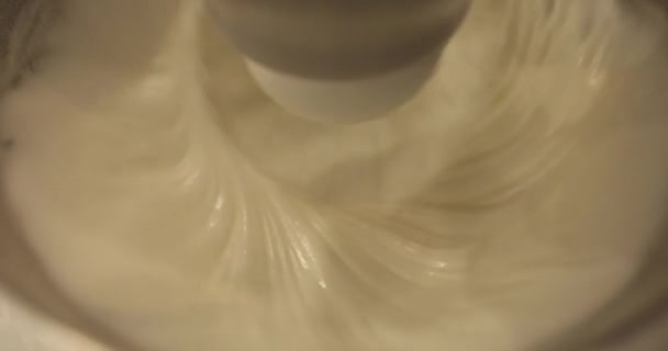 Fouetter Crème Avec Fouet Électrique Travail Mixeur Professionnel Close Crème — Video