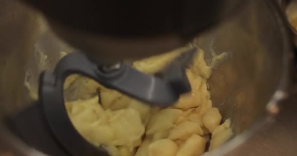 Praca Profesjonalnego Mieszalnika Ugniatania Ciasta Przygotowanie Ciasta Mieszalniku Elektrycznym Nowoczesne — Wideo stockowe