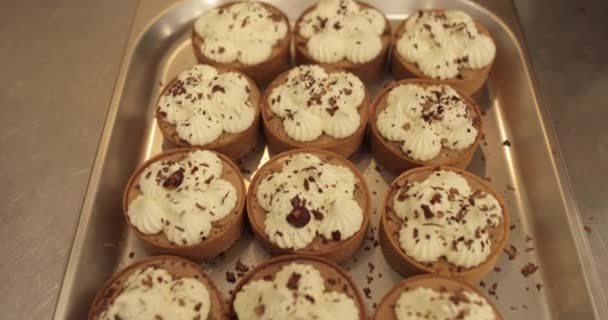 Mini Tarts Sprinkled Chocolate Shavings Metal Tray Work Professional Confectioner — Stock Video