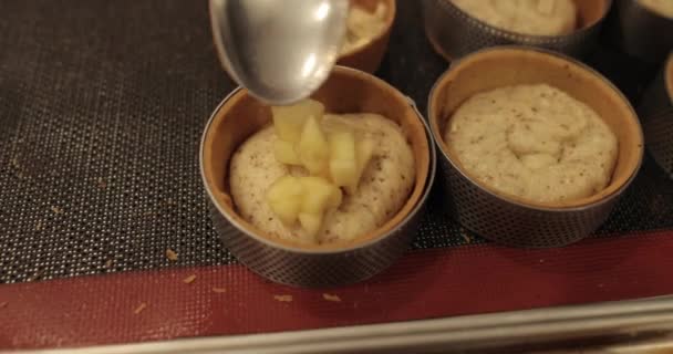 Prăjituri Masa Patiserie Procesul Umplute Umplutură Mere — Videoclip de stoc