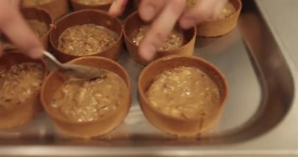 自制烘焙 在家做糕点 填装油箱的过程 — 图库视频影像