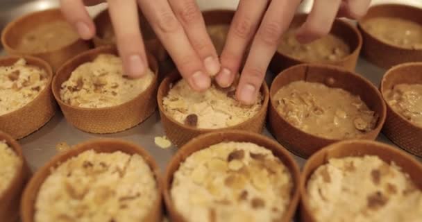 Ręcznie Robione Ciasta Domu Proces Robienia Ciasta Wyroby Cukiernicze Kuchni — Wideo stockowe
