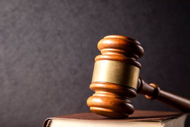 Yargıç tokmak tablo