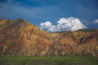 Ermenistan 'ın renkli dağları 