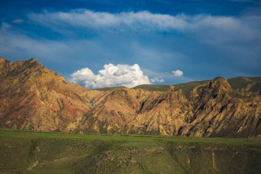 Ermenistan 'ın renkli dağları