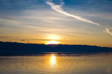 Gün batımı Sevan Gölü, Ermenistan