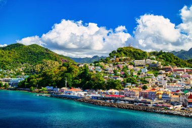Aziz George 'un Karayip adası Grenada' nın başkenti denizden görüldü.