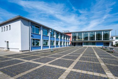 Saksonya-Anhalt Almanya 'sında Sangerhausen ön bahçeli tren istasyonu