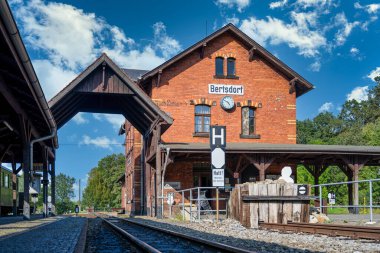 Bertsdorf 'taki Saksonya Eyaleti tren istasyonunun manzarası.