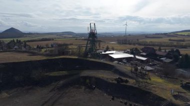 Harz Dağları 'ndaki Sangerhausen yakınlarında Wettelrode' da bir maden manzarası.