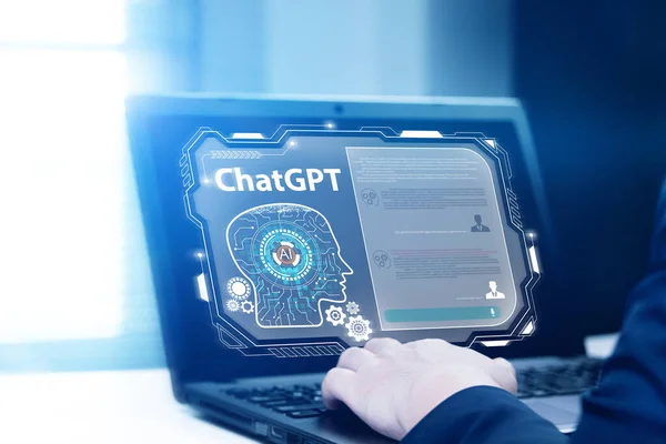 Bilgisayar klavyesinde yazan iş adamı