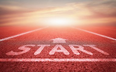Koşu yoluna başlayın. Yeni başlangıç kavramı, yeni yılda başlayarak, hayatta başarı için KPI hedefleri belirlemeyi planlayarak.