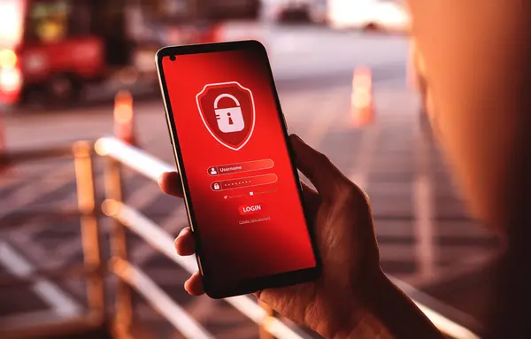 Akıllı telefon güvenlik sistemi. Teknoloji kişisel verilere ve çevrimiçi mali işlemlere erişimi koruyor. Güvenli kimlik ve parola ile.