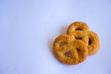 Danimarka kurabiyeleri, tereyağlı kurabiyelerin üzerine beyaz şeker ve tatlı kurabiyeler.