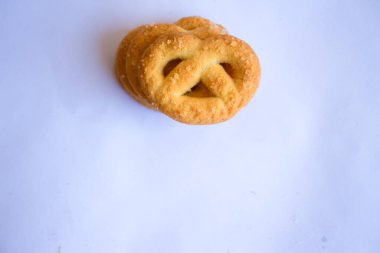 Danimarka kurabiyeleri, tereyağlı kurabiyelerin üzerine beyaz şeker ve tatlı kurabiyeler.