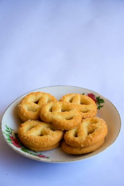 Danimarka kurabiyeleri, tereyağlı kurabiyelerin üzerine beyaz şeker ve tatlı kurabiyeler.