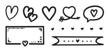 İzole edilmiş beyaz arka plana el çizimi siyah kalpler. Çizgi çizme. Yarım yamalak nesneler. Serbest elementler doğrusal olarak çizilmiş. Siyah beyaz illüstrasyon