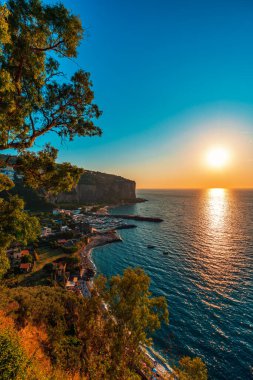 Denizin üzerinde altın saat Castellammare di Stabia, Sorrento, Campania, İtalya