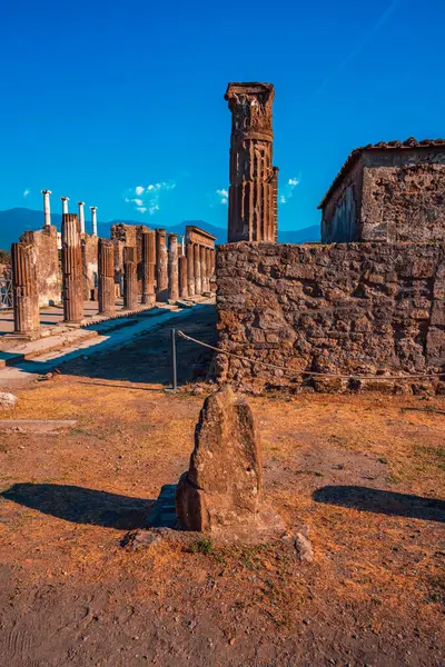 Pompei harabeleri, Vezüv, Napoli, Campania, İtalya yanardağı tarafından yok edilen antik bir Roma kasabası.