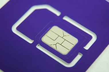 Beyaz arkaplanda GSM SIM Kartın Macro Fotoğrafı