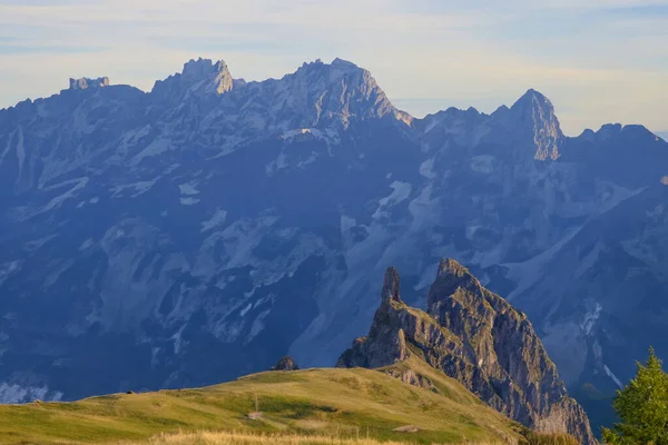 Dolomitlerdeki dağ manzarası, Güney Tyrol, İtalya